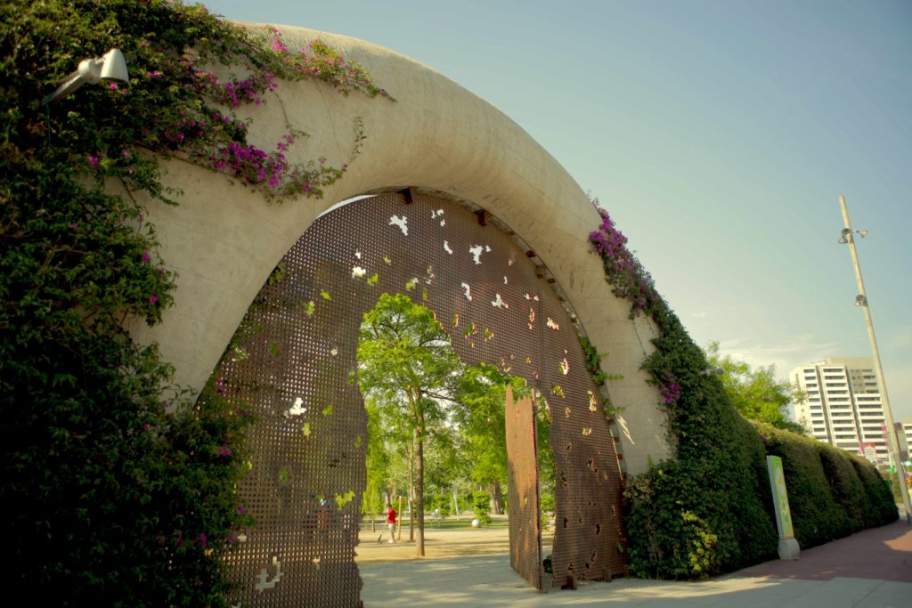 porte du parc de jean nouvel barcelone